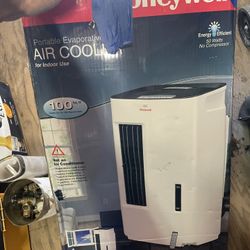 Honeywell Indoor Evaporative Air Cooler 