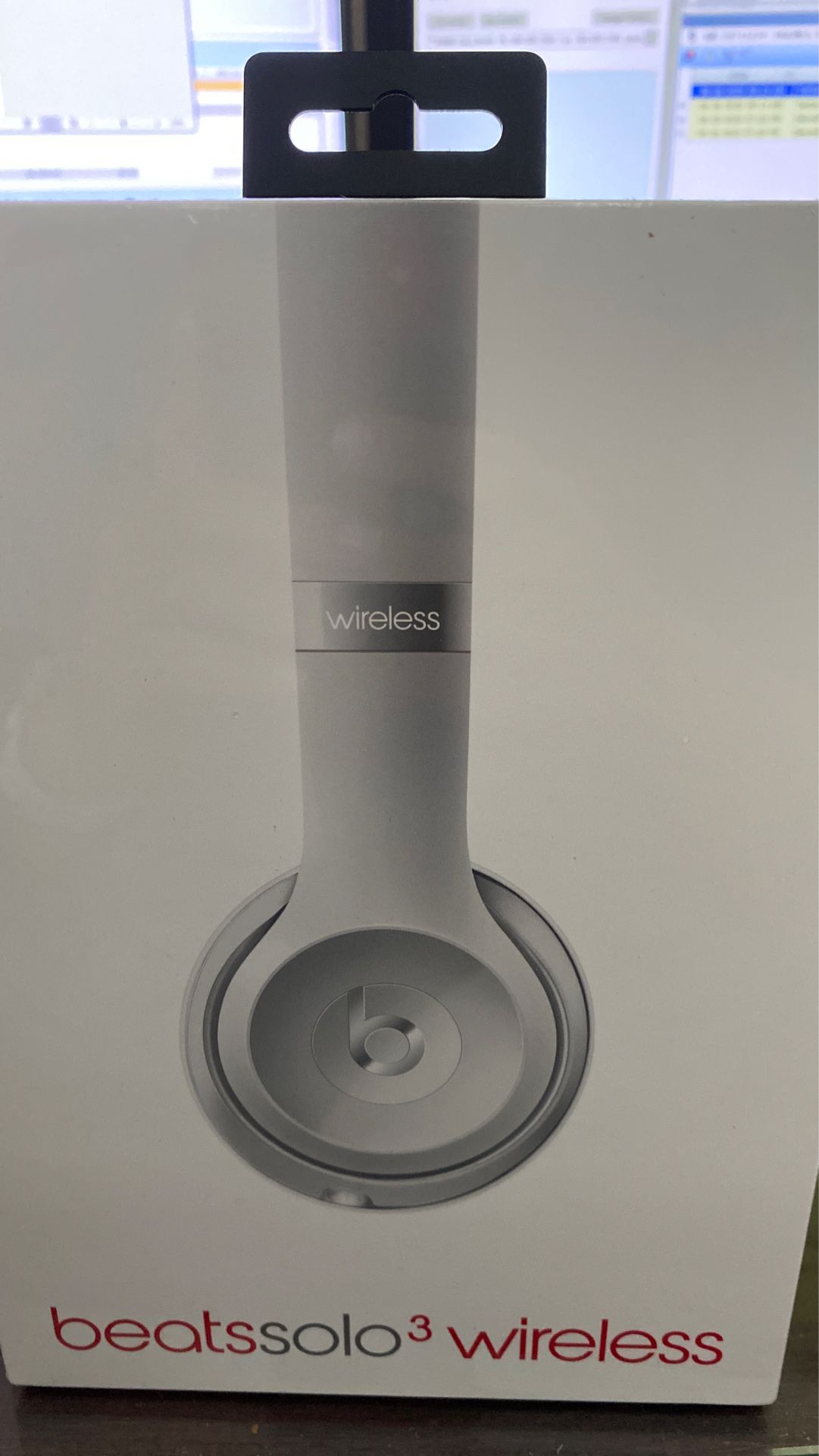 New BEATS SOLO 3 wireless headphones - SILVER