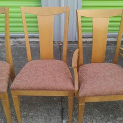 Ethan Allen Kitchen Dining Table With 8 Chairs & Has A Leaf To Extend The Table 