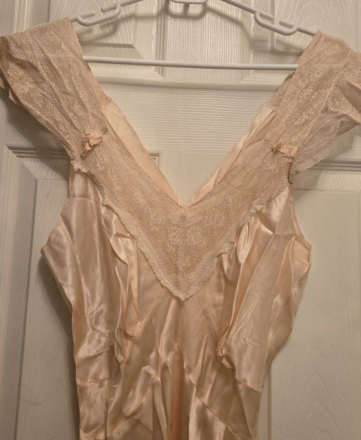 Vintage Bias Cut Silk Slip V-Neck With Lace 1930s-40s