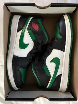 Air Jordan 1 Mid Black/Pine Green