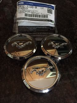 2014 mustang pony center caps (3) only for 18 inch rim