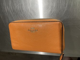 Coach Medium Zip Wallet