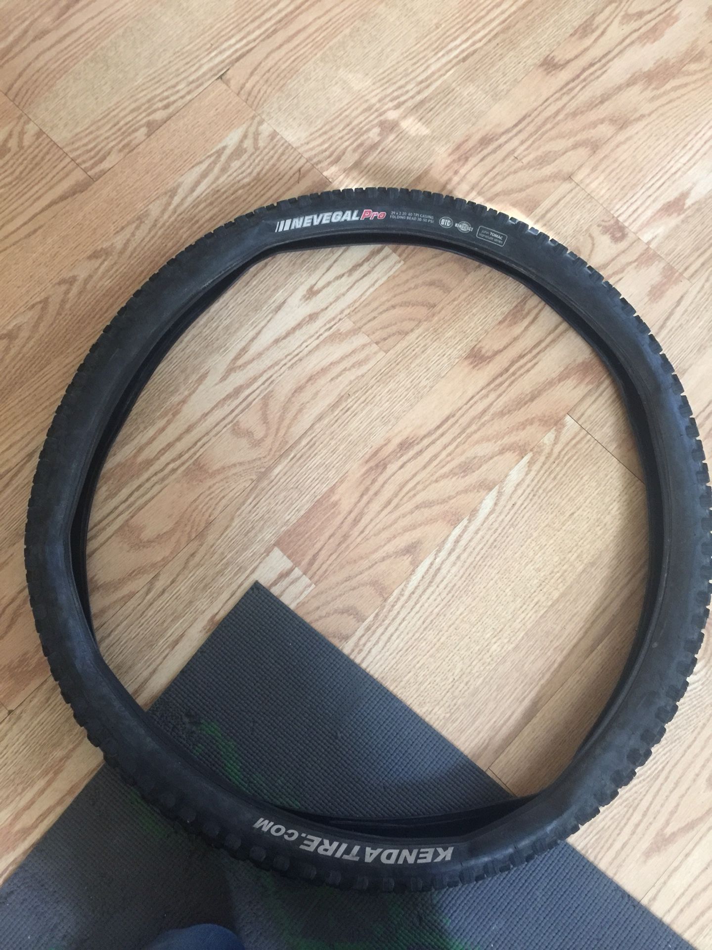 Mountain bike tires 29 in, 2.3 and 2.2