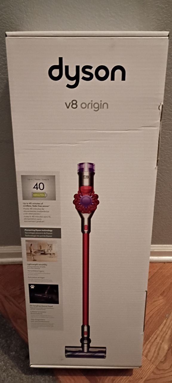 Dyson  V8 Brand New