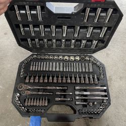 Husky 144-Position 1/4 in. and 3/8 in. Drive Mechanics Tool Set (125-Piece)