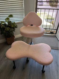 Crossed Leg Desk Chair