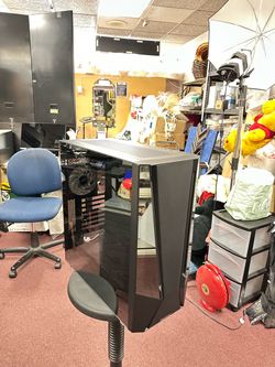 iBUYPOWER Gaming PC Case (Mid-Tower, Tempered Glass, 4 Pre-installed