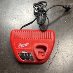 Milwaukee M12 Charger