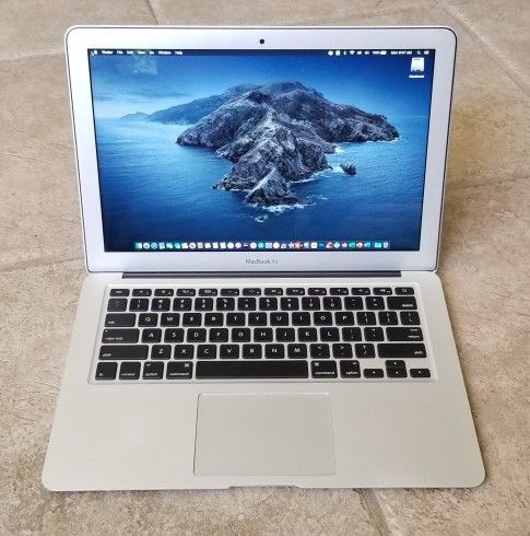 Apple Macbook Air (13-inch Mid 2012) with Software