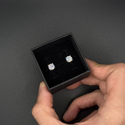 ✨ VVS 6.5mm GRA-Certified Moissanite Stud Earrings