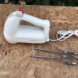 Sunbeam Handheld Mixer 