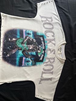 Graphic T