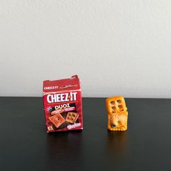 Shopkins Real Littles Duoz Dudes Toy Figure Cheez-It Crackers Savory Snacks