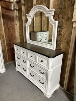 Bobs Furniture Scarlett White (Raelyn Chipped White) 5 Piece Dresser Set - Delivery Available! for Sale in Baltimore, MD - OfferUp Bobs Furniture Scarlett White (Raelyn Chipped White) 5 Piece Dresser Set - Delivery Available! for Sale in Baltimore, MD - OfferUp