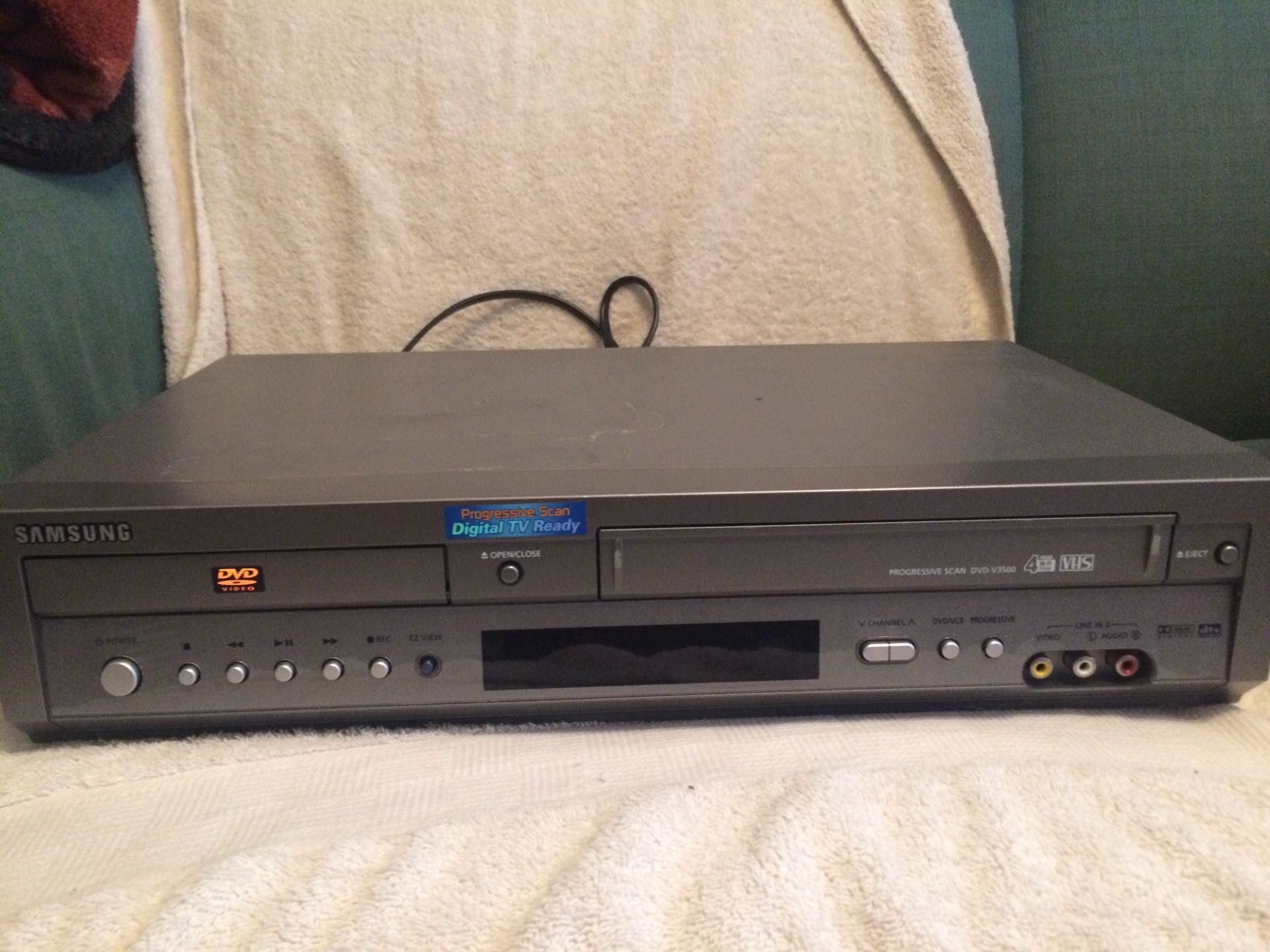Samsung DVD-V3500 DVD VCR Combo Player And Recorder