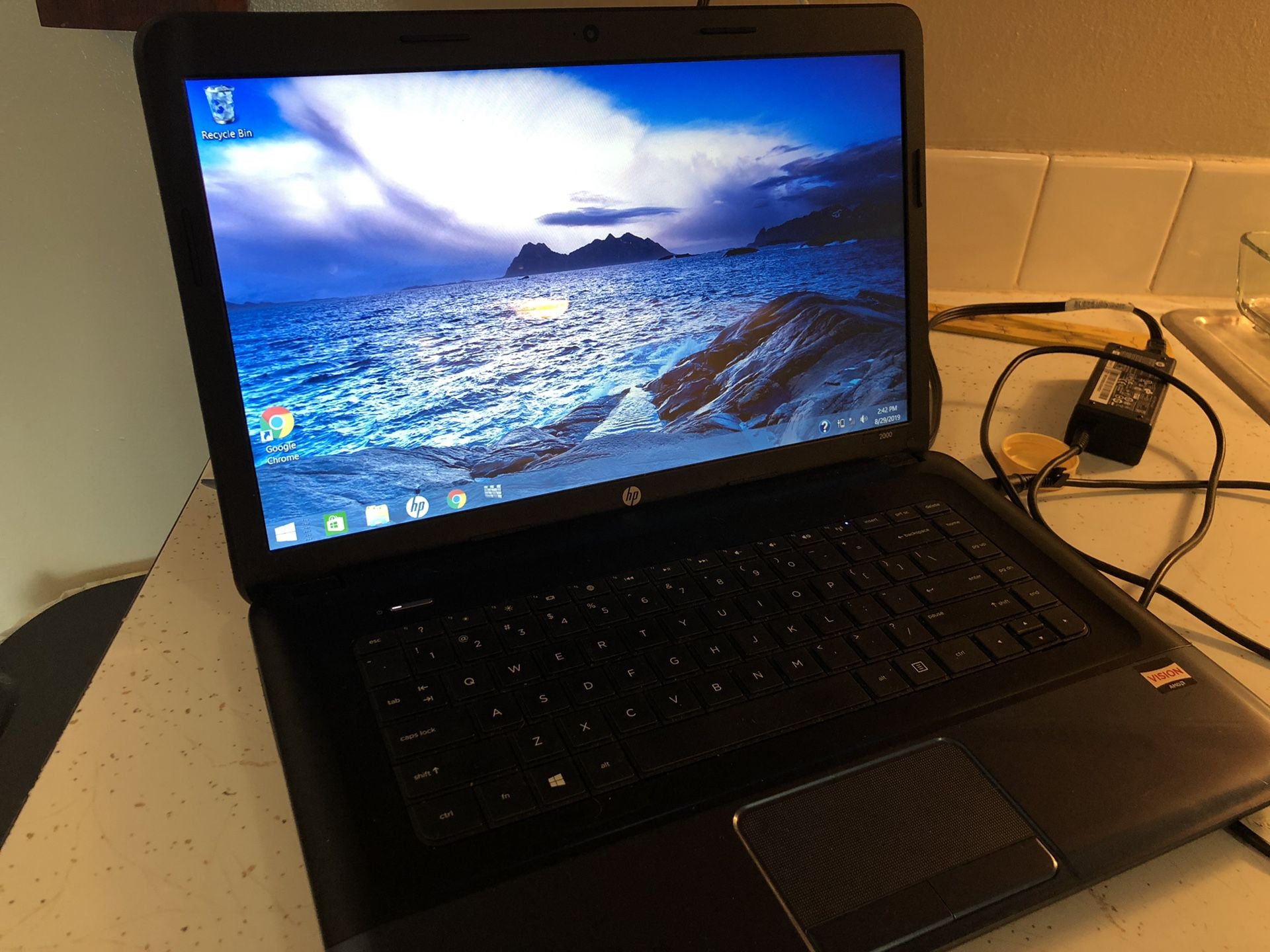 HP2000 notebook pc with Windows 8