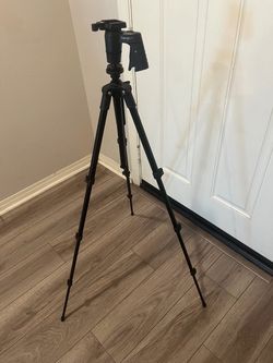 Camera tripod