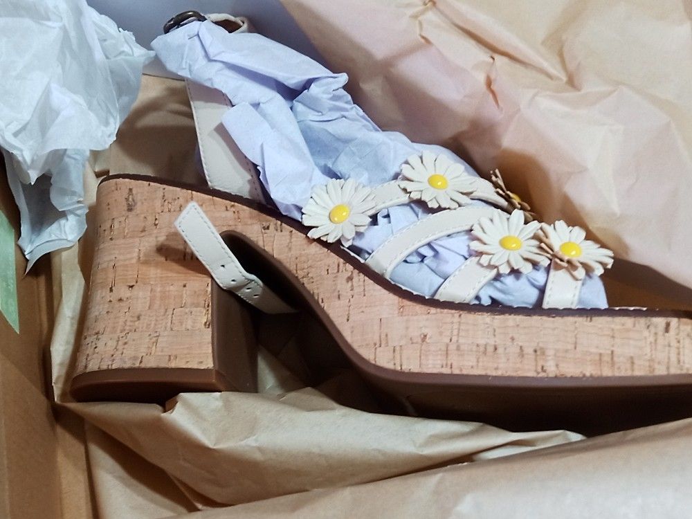 GORGEOUS NEW LUCKY BRAND WOMEN'S SHOES