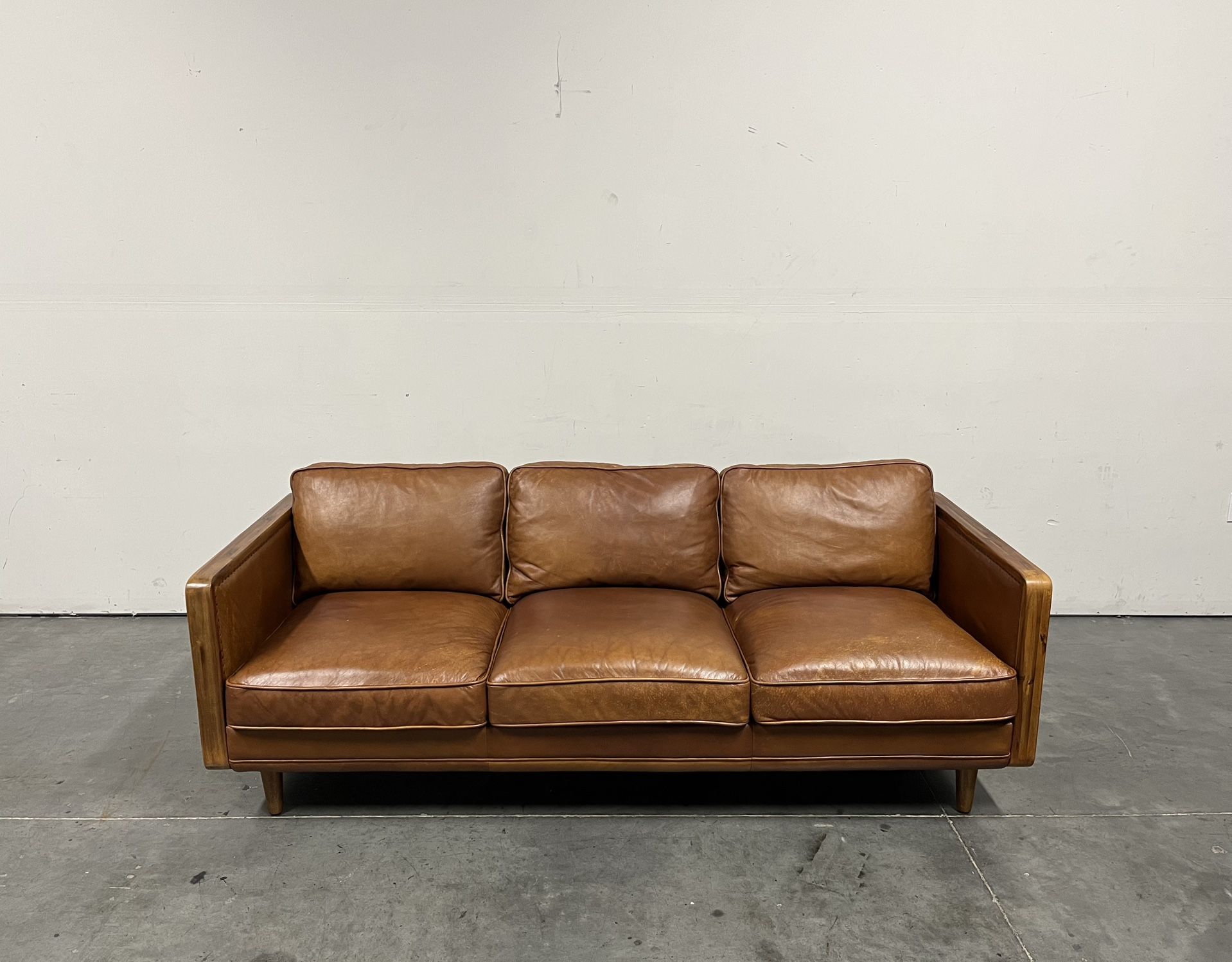 HD Buttercup, Nico Leather Sofa