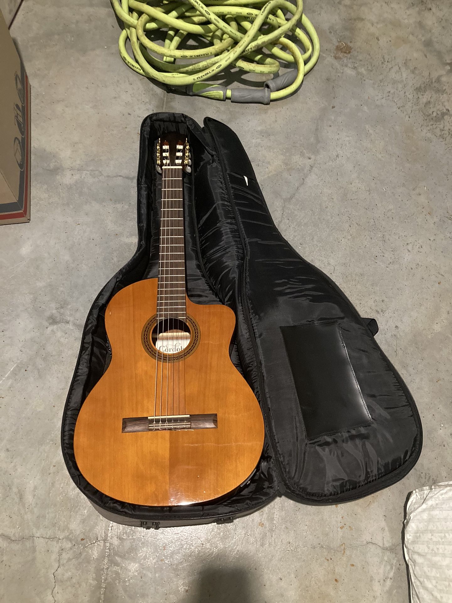 Cordoba C5-CE NYLON ACOUSTIC