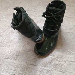 Girls Sperry boots 1