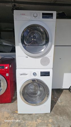 Washer/Dryer Bosch 24" White.