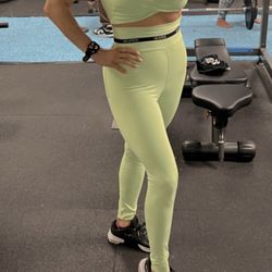 HIPKINI Sea foam Lime Green XL Workout Outfit (2 Tops And 1 Bottom) 