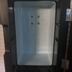 Mini Fridge ( NOT WORKING ) 