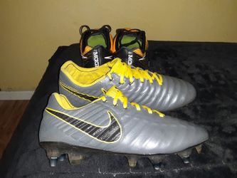 Nike Tiempo Legend soccer cleats size 6.5