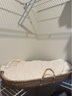 Bebe Bask changing basket