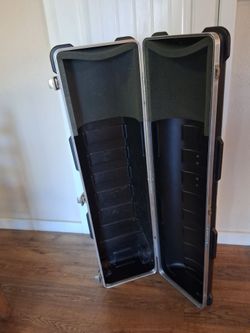 Hard case. Golf ,golfing, equipment, travel traveling case ,sports equipment outdoor sports equipment, sporting goods