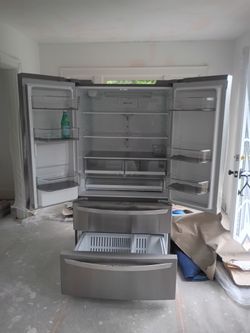 LG Smart inverter fridge 2022 like new.