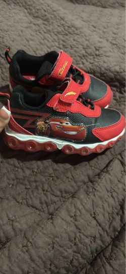Disney Cars Lightning McQueen Kids Light-Up Sneakers