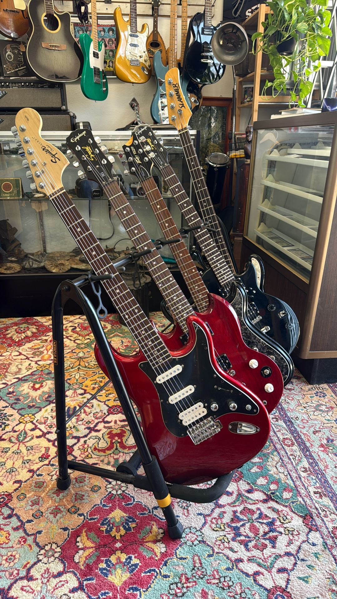 Electric guitars Bass guitars On Sale
