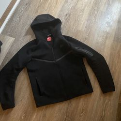 Al Black Tech Size Small Pick Up Only 75