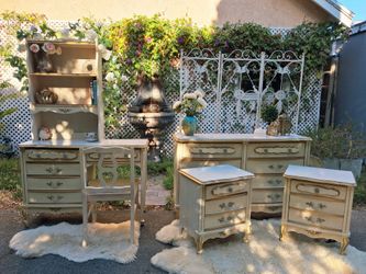 Wonderful French Cream 6pc Bedroom Set. Delivery