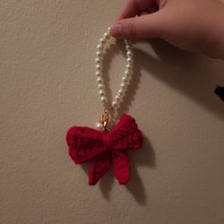 Red Bow Stringed Pearl Keychain
