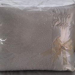 Wedding Pillow Set / Nuestra Boda Pillow Set.