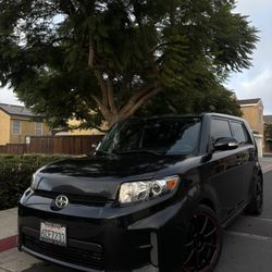 TOYOTA SCION XB 2011
