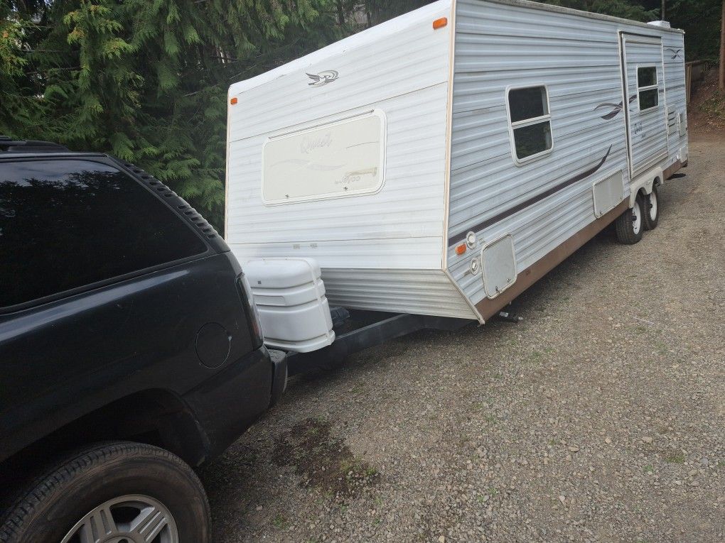 03 Jayco 24ft Camper
