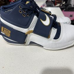 Nike LeBron 