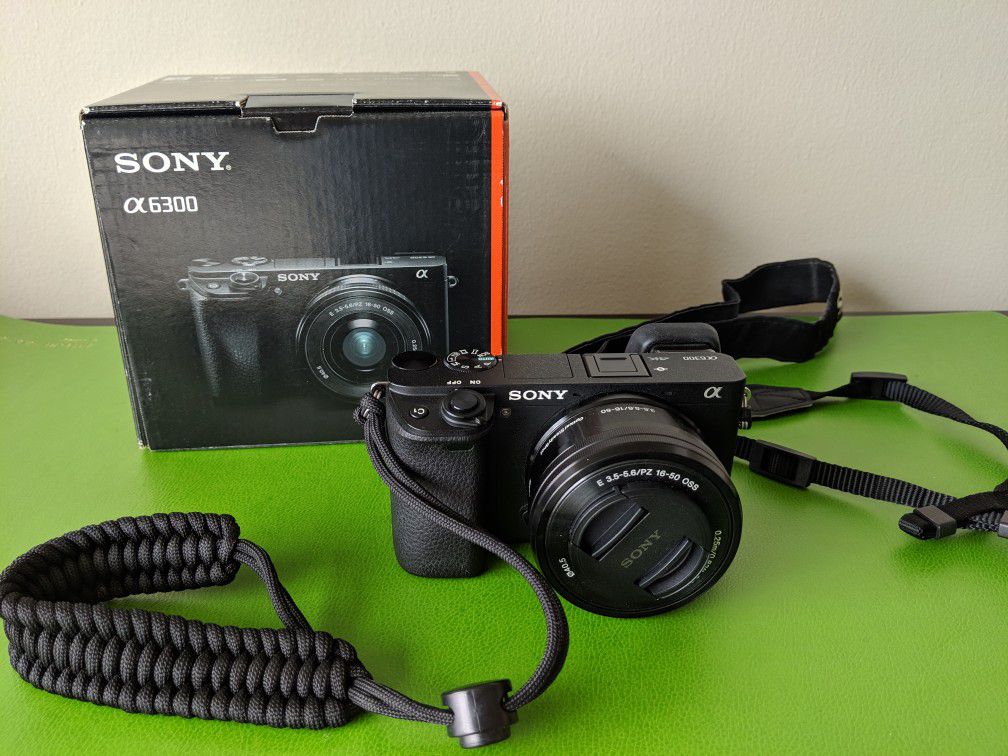 Sony Alpha A6300 WITH 16-50mm f 3.5 Lens + Official Carrying Case