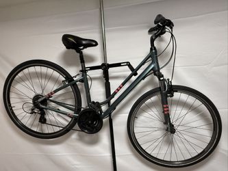 Women’s Hybrid Bicycle