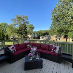 Very Beautiful gorgeous patio furniture brand-new in the box