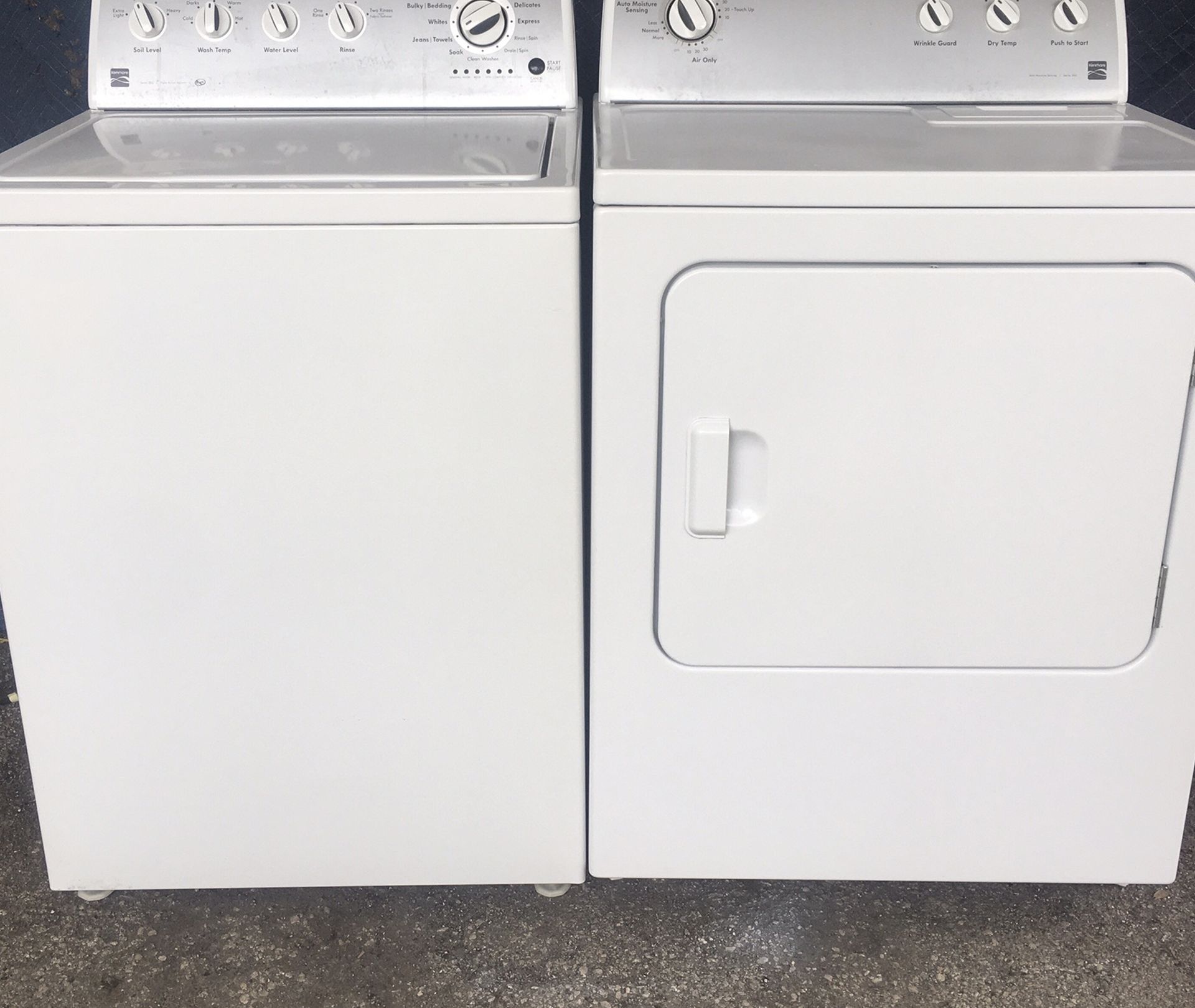 (DELIVERY AVAILABLE!) Kenmore Matching Washer and Dryer Set
