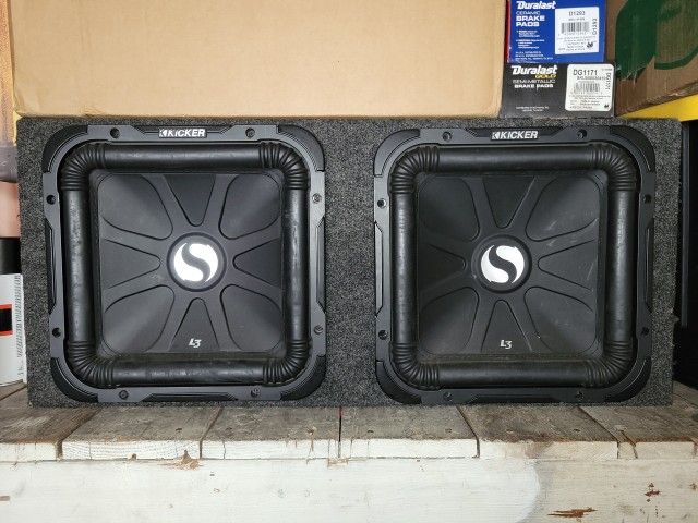 BOSS/KICKER SPEAKERS AND AMPLIFIER