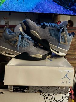 Retro Jordan 4 University Blue