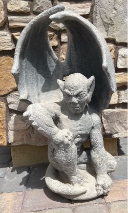 Large Detailed Concrete Gargoyle 29 inches Heavy Outdoor Yard Art - Pickup  Only