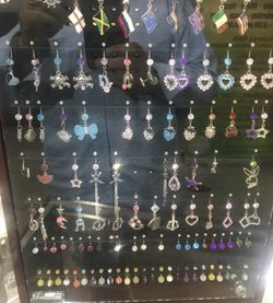 Belly Button Piercing with Case and Keys ready for Business taking Offers More than 200 pieces
